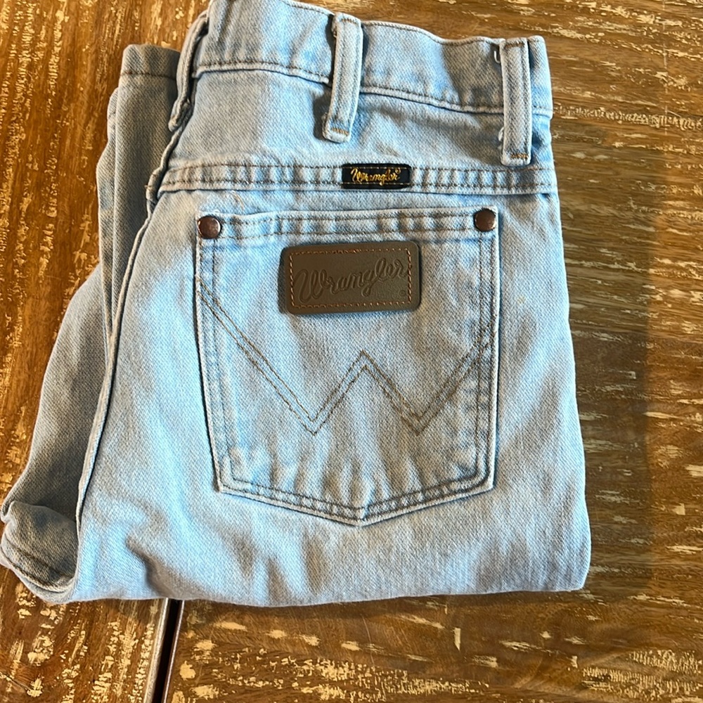 Men’s light wash Wrangler jeans 29 x 32
